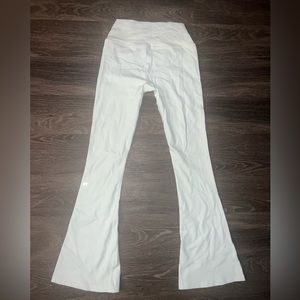 Splits 59 White flare leggings